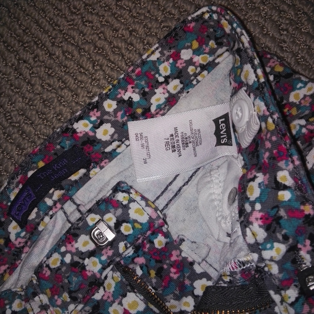 Levi Strauss size 7 lovely flower power!